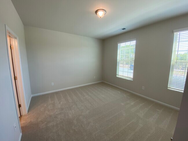 Building Photo - 11122 Westbranch Pkwy