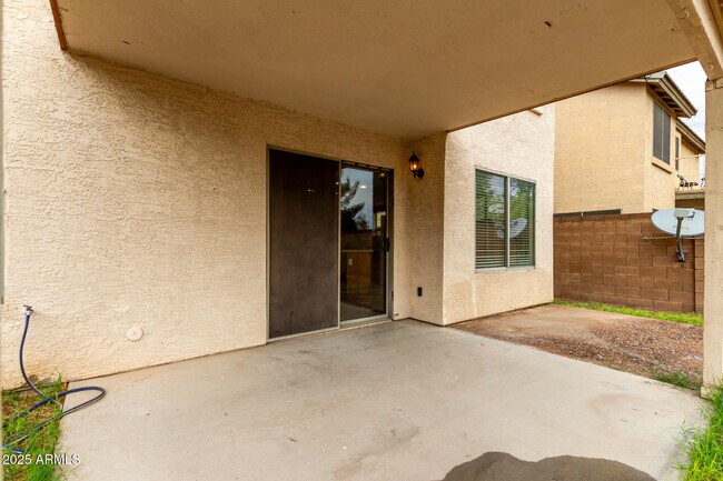 Building Photo - 8003 S 48th Dr
