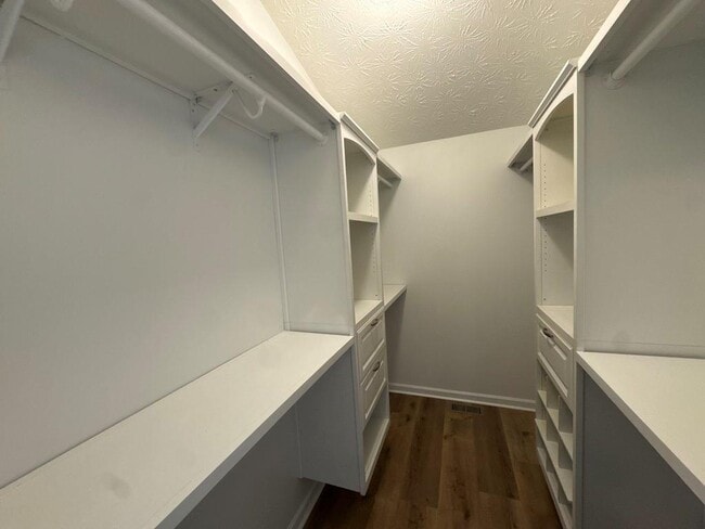 Building Photo - 1925 Heatherton Rd