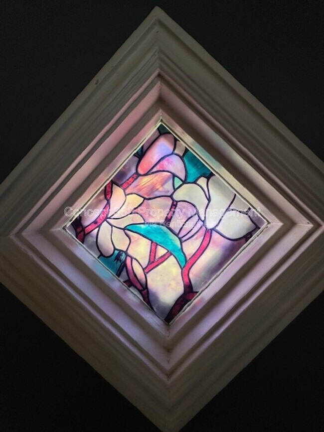 Building Photo - 3811 E 10th St