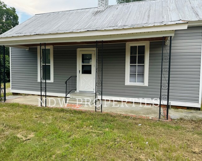 Primary Photo - 1013 W Oak St