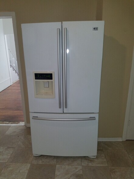 Fridge - 409 Wheeler N St