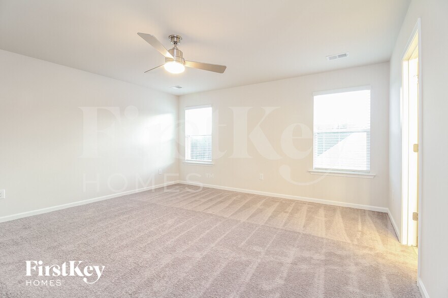 Building Photo - 1003 Mission Hill Ln