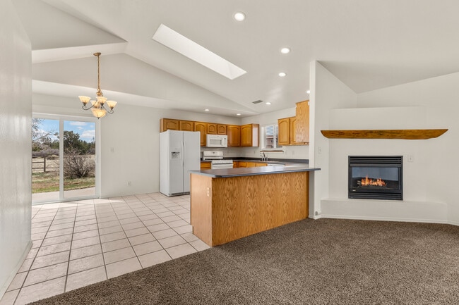 Building Photo - 8650 La Mancha Ln