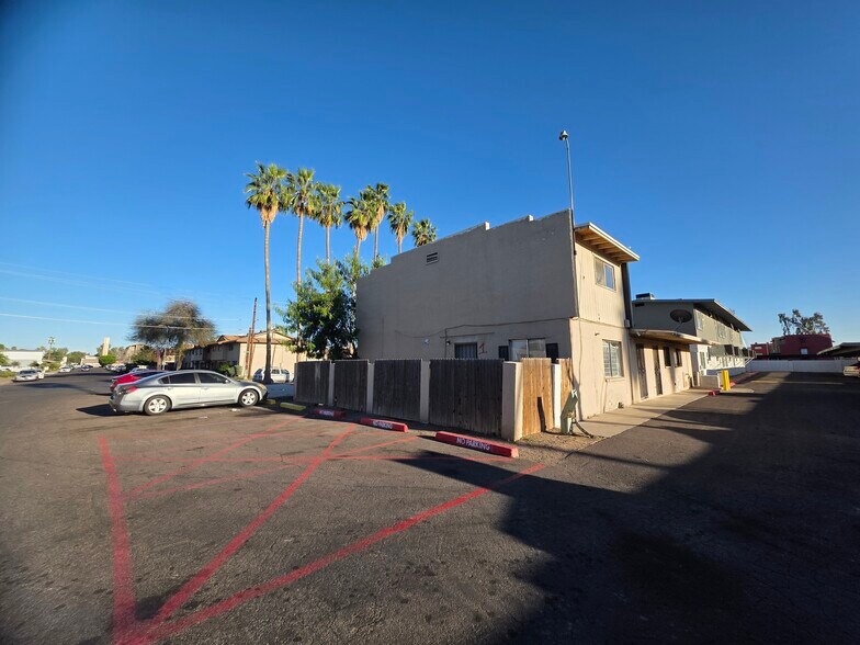 Building Photo - 6748 N 44th Ave