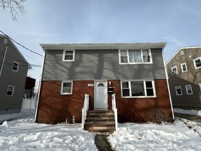 Building Photo - 67 Maple Ave