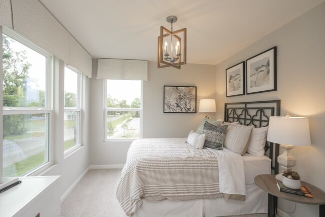 Building Photo - 5339 Bellflower Hls