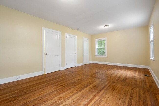 Building Photo - Beautiful Home in Trinity Park