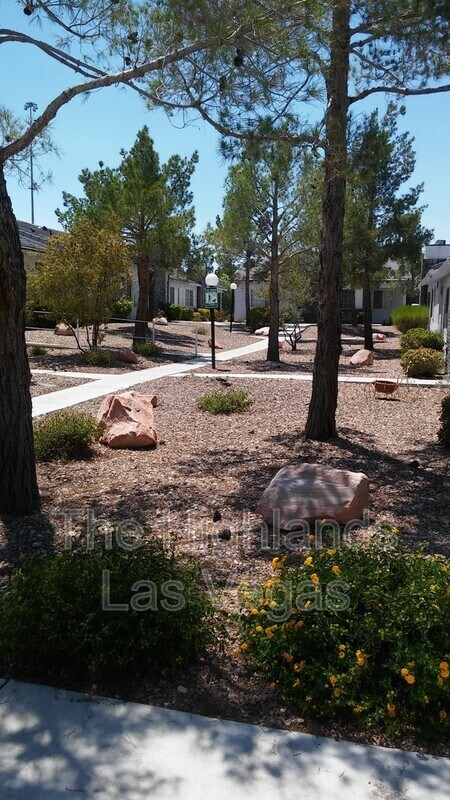 Building Photo - 5354 S Lindell Rd