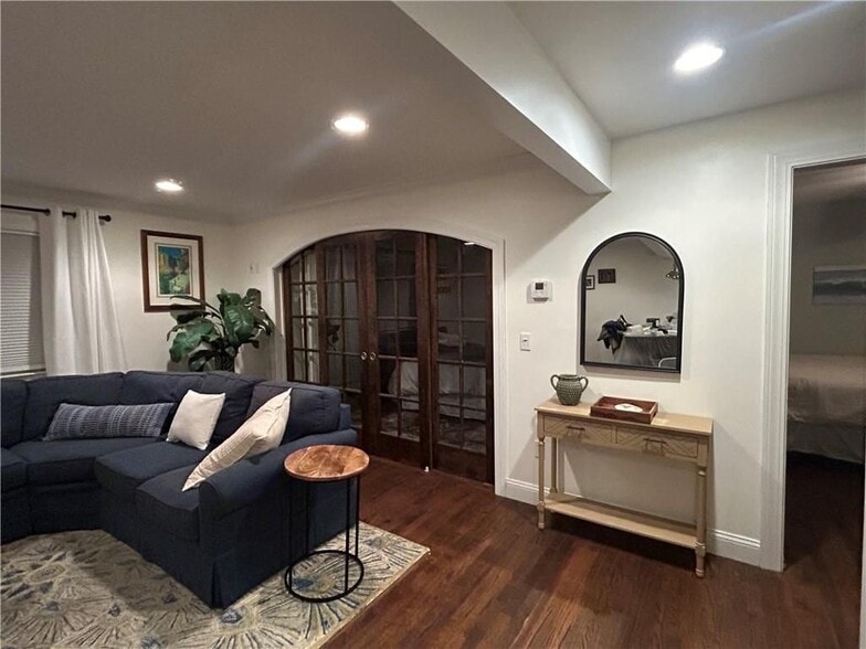 Building Photo - 70 Carroll Ave