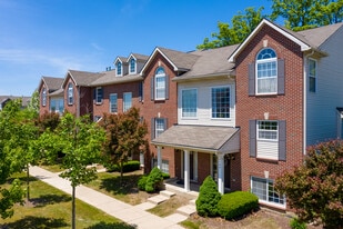 Building Photo - Blue Heron Pointe