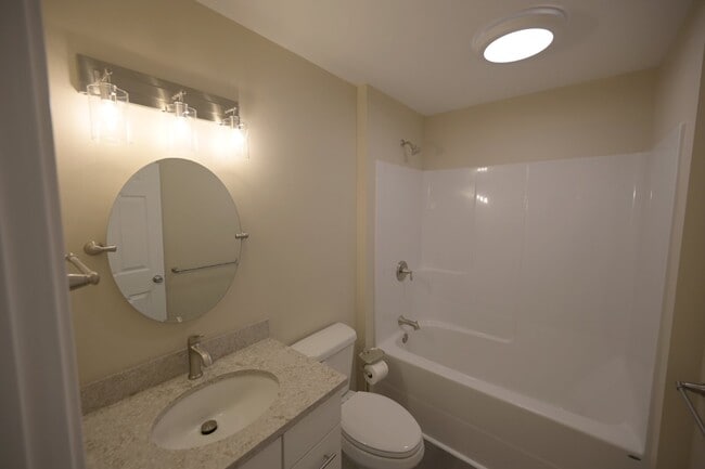 Building Photo - New 3 bed 2 bath home in Carlsborg
