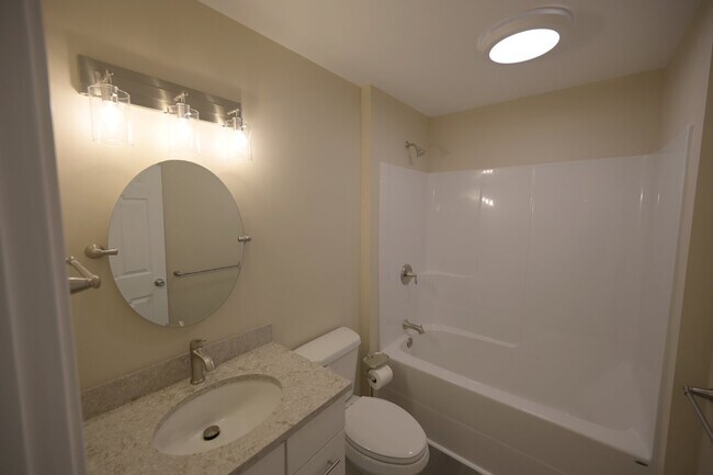 Building Photo - Newer 3 bed 2 bath home in Carlsborg