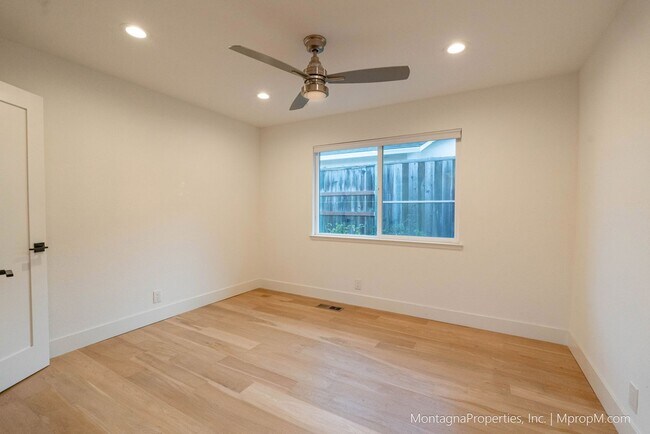 Building Photo - Los Gatos Single Story House on LARGE Lot updated in 2024!