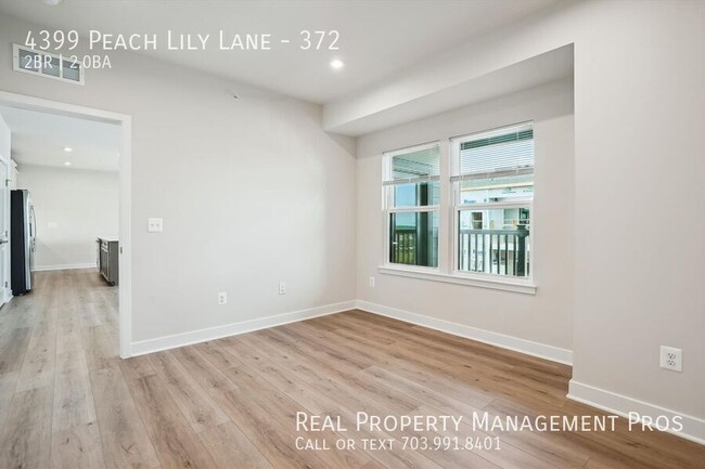 Building Photo - 4399 Peach Lily Ln
