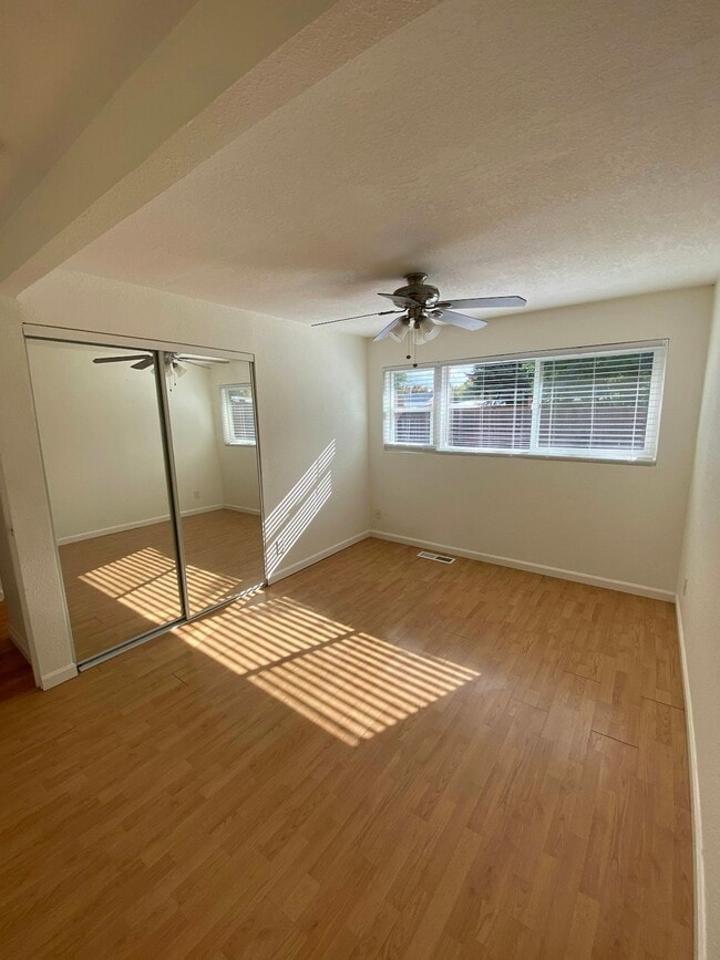 Building Photo - 13380 SW Farmington Rd