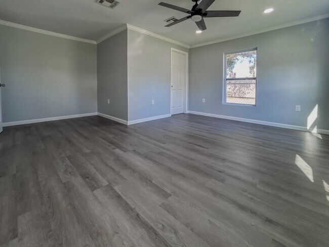 Building Photo - 415 Ave C