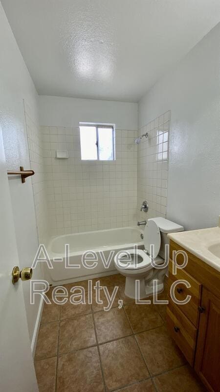 Building Photo - 5752 E 28th St