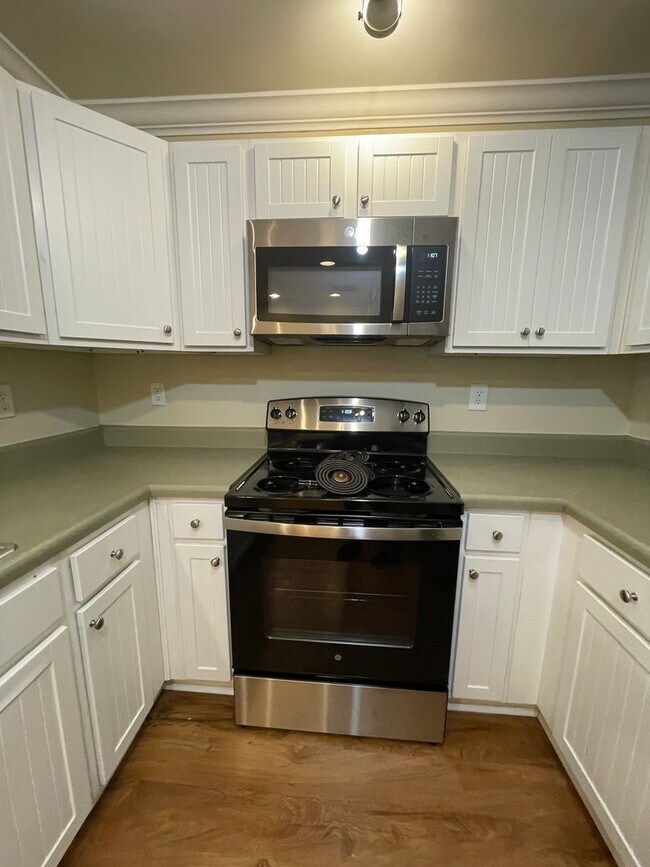 Building Photo - 07-212 Warrior