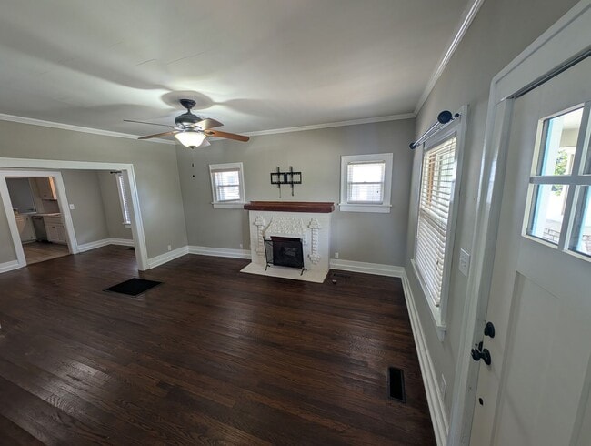 Building Photo - Perfect home directly across from TU!!