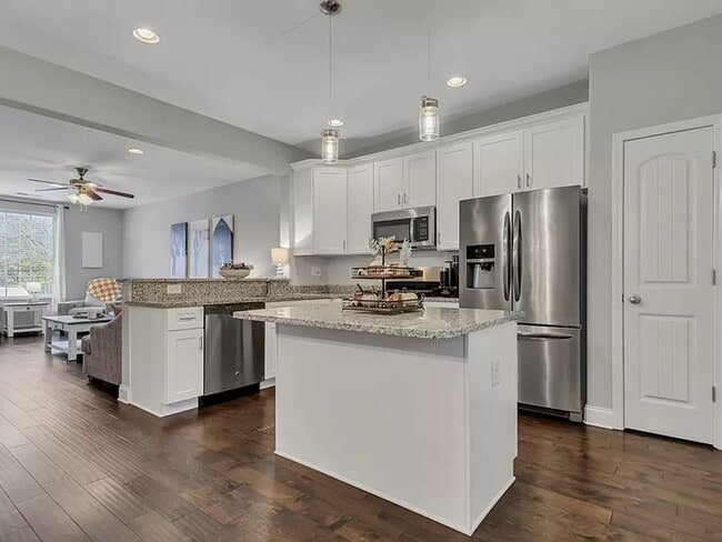 Building Photo - Luxury Bellevue Townhome in Harpeth Park