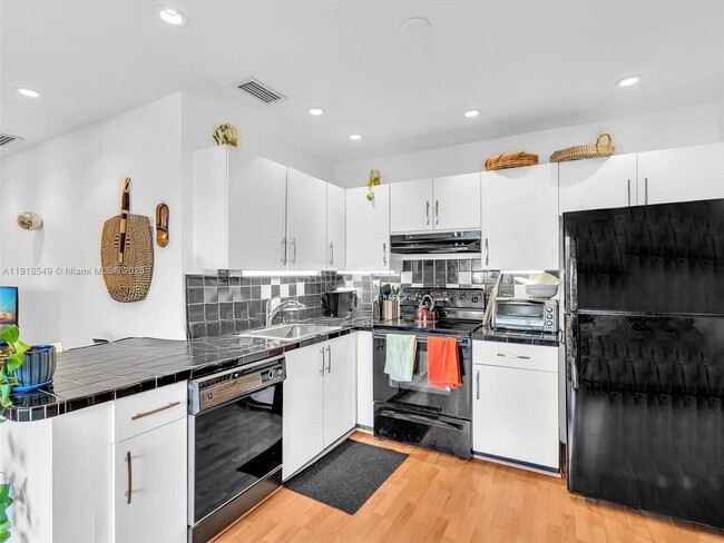 Building Photo - 3558 Magellan Cir