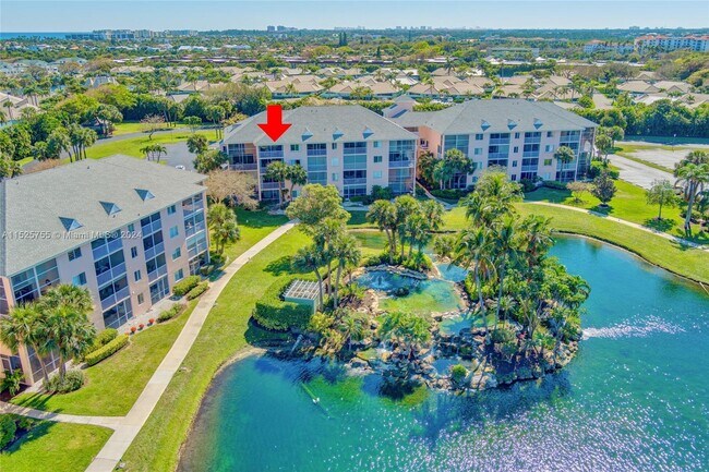 Building Photo - 353 S US Hwy 1