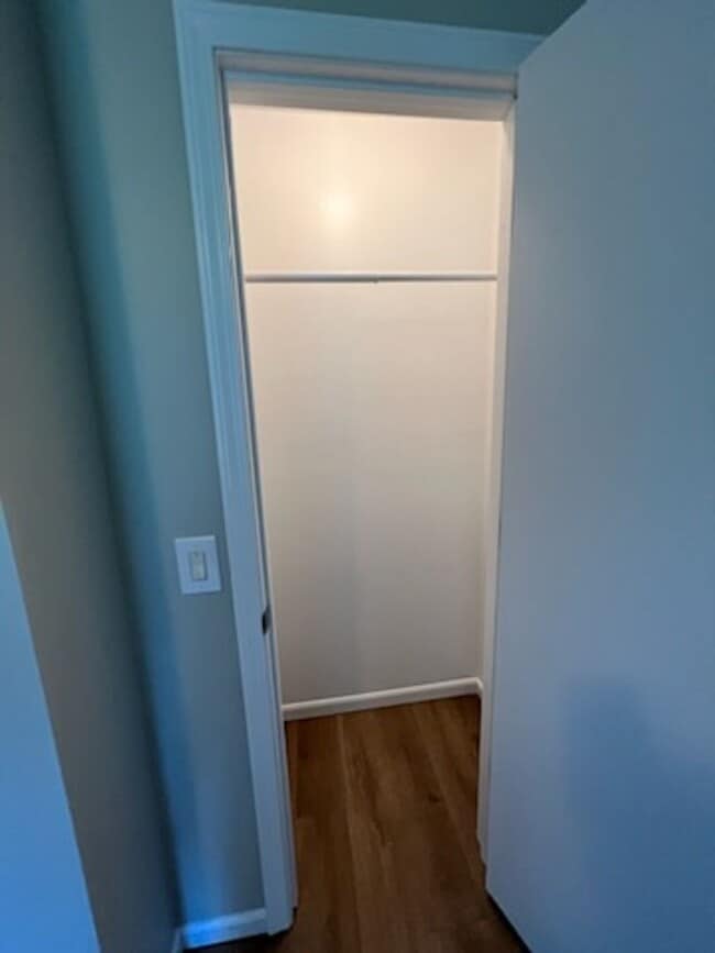 Building Photo - 3 Bed 2 Bath 2 Car Garage plus Bonus Room Available July 31, 2023