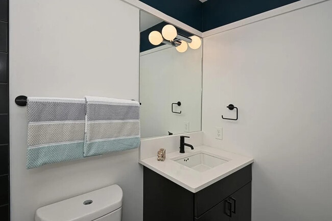 Building Photo - 32 E Court St