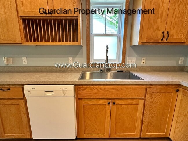Building Photo - Brooklyn Park Single Family Home, Dishwash...