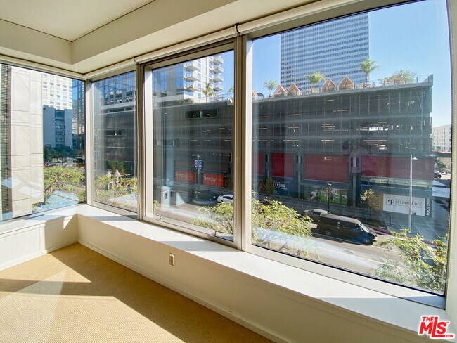 Building Photo - 1155 S Grand Ave