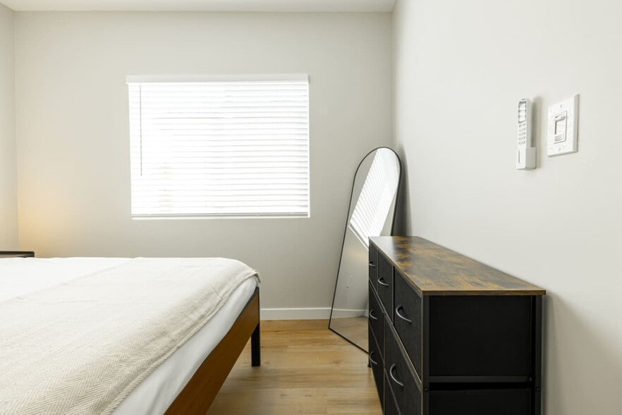 Building Photo - 8781 Blue Boy Ln