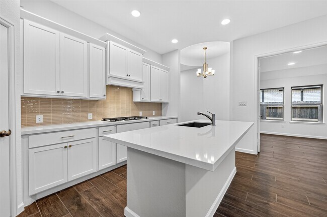 Building Photo - 407 Big Pne Trl