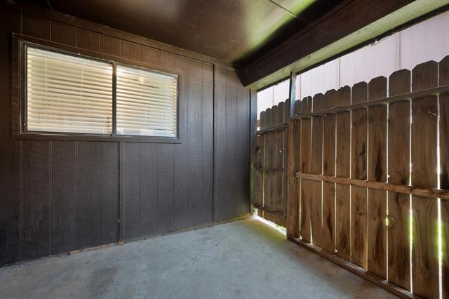 Building Photo - 3415 S Meadow Dr