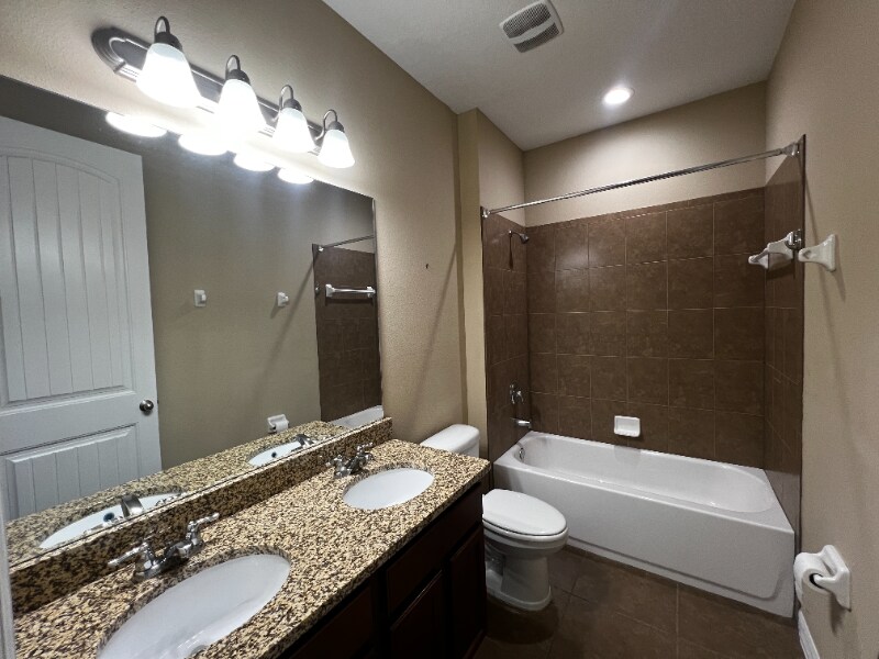 Building Photo - 13318 Longacre Dr