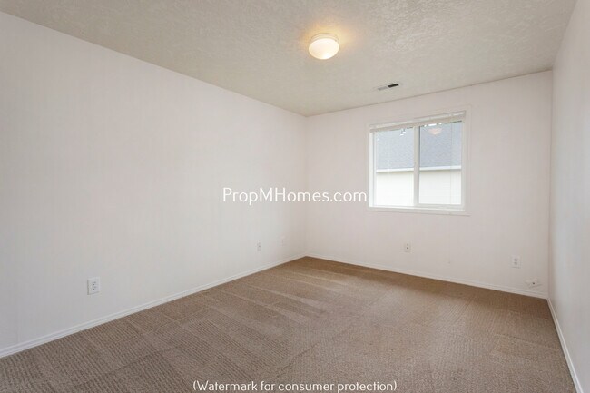 Building Photo - 2516 SE 103rd Ave