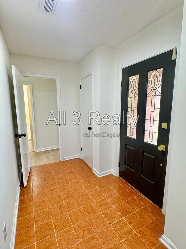 Building Photo - 2905 Willow Ln Dr