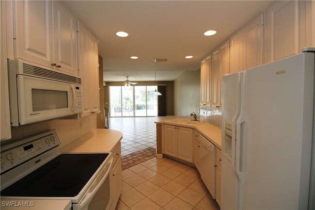 Building Photo - 5325 Cove Cir