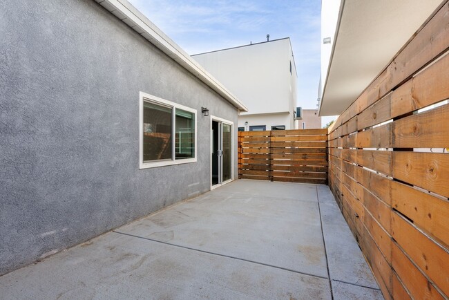 Building Photo - Spacious & Stunning: Fully Remodeled 3-Bed...