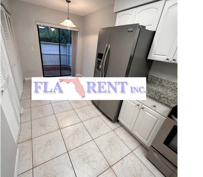 Building Photo - 4/3.5/2 in the Wedgewood Area