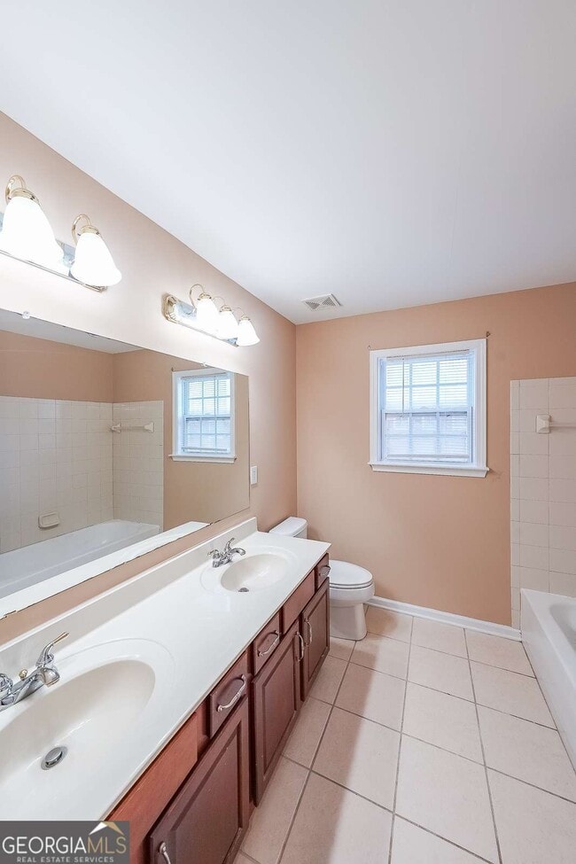 Building Photo - 1128 Southland Bluff