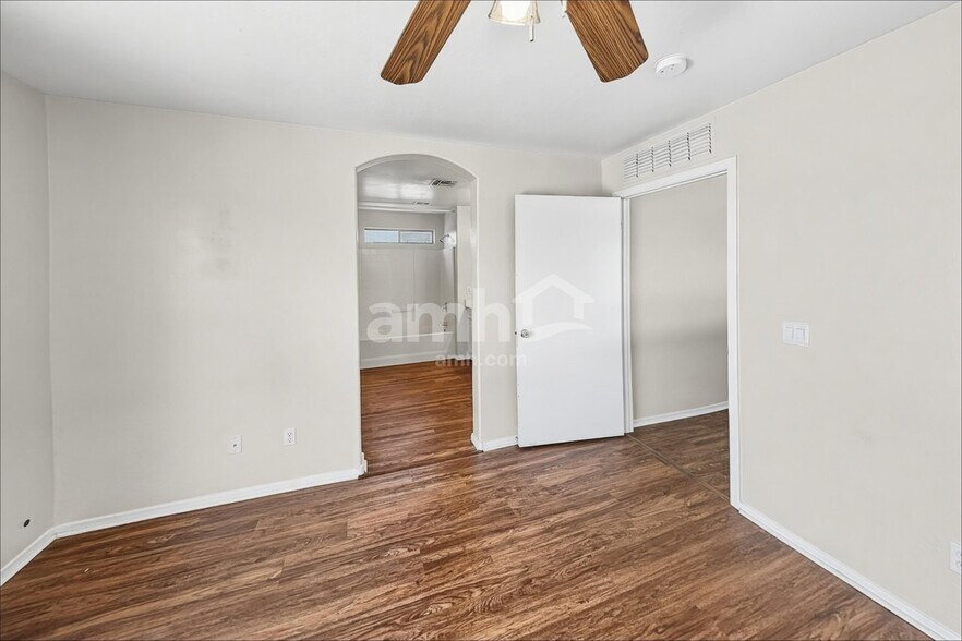 Building Photo - 1701 S 113th Dr