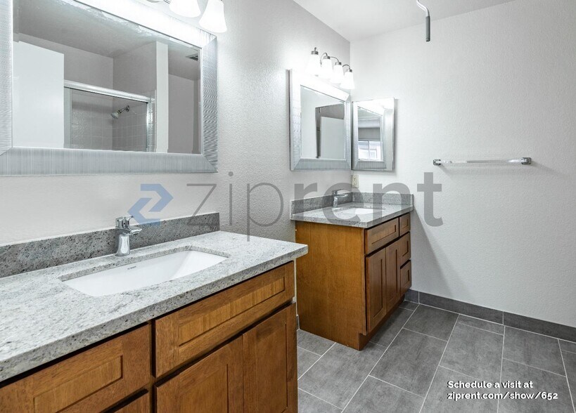 Building Photo - 151 Silcreek Dr