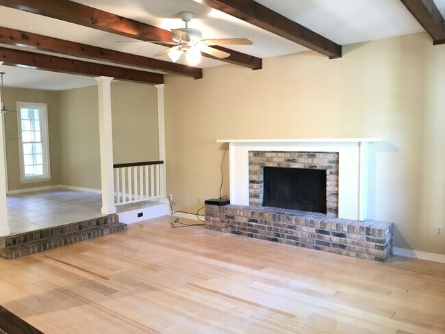 Building Photo - Downtown Fairhope - Walking Distance to Fa...