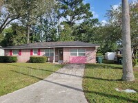 Building Photo - 7819 Lisa Dr E