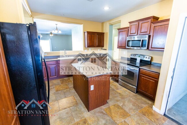 Building Photo - 18355 N Toya St