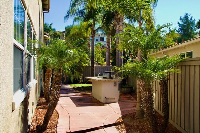 Building Photo - Carlsbad Arroyo Retreat