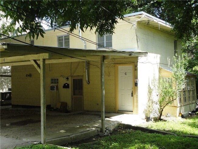 Building Photo - 3205 Grooms St