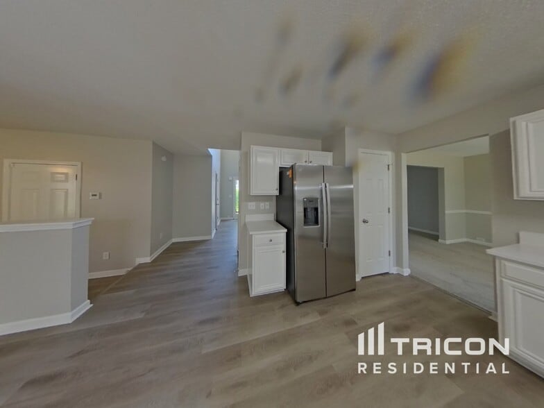 Building Photo - 3802 Rosebud Park Dr
