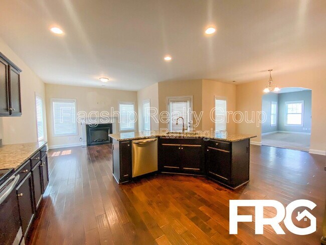 Building Photo - 112 Quail Hollow Dr
